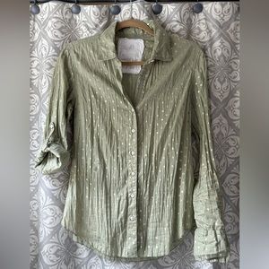 Cino Made In India Crinkle Light Green Gold Polka Dot Button Down, size S